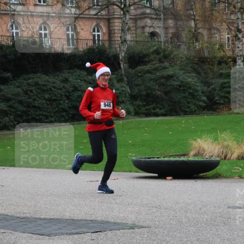 08.12.2024 - St. Pauli X-Mass-Run No. 14 Strokosch-Dieckow http://msf.ph/oto/7505893 08.12.2024 09:41:19 Laufen 946 meine-sportfotos.de