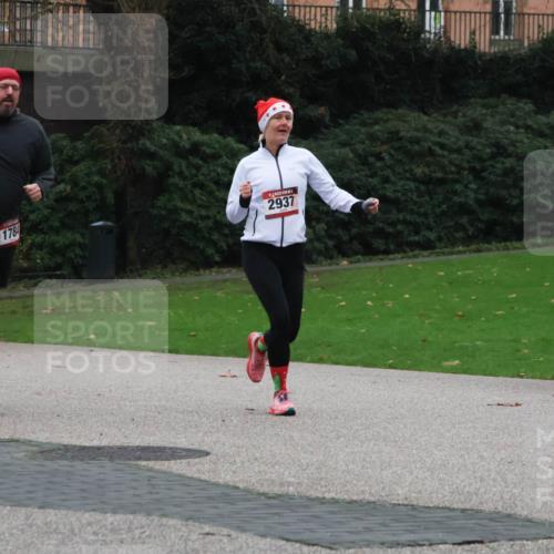 08.12.2024 - St. Pauli X-Mass-Run No. 14 Strokosch-Dieckow http://msf.ph/oto/7505908 08.12.2024 09:41:24 Laufen 178, 2937 meine-sportfotos.de