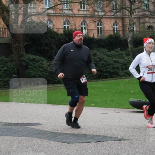 08.12.2024 - St. Pauli X-Mass-Run No. 14 Strokosch-Dieckow http://msf.ph/oto/7505919 08.12.2024 09:41:26 Laufen 1021, 1067, 178, 2937 meine-sportfotos.de