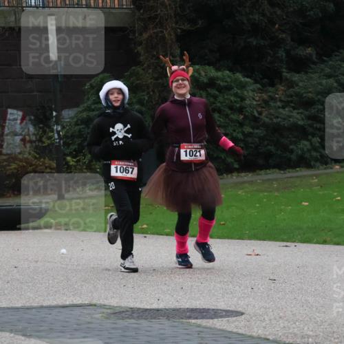 08.12.2024 - St. Pauli X-Mass-Run No. 14 Strokosch-Dieckow http://msf.ph/oto/7505926 08.12.2024 09:41:27 Laufen 293, 20, 1067, 1021 meine-sportfotos.de