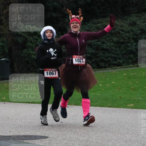 08.12.2024 - St. Pauli X-Mass-Run No. 14 Strokosch-Dieckow http://msf.ph/oto/7505932 08.12.2024 09:41:28 Laufen 1021, 14, 1067, 20, 20 meine-sportfotos.de