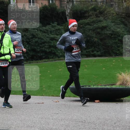 08.12.2024 - St. Pauli X-Mass-Run No. 14 Strokosch-Dieckow http://msf.ph/oto/7505958 08.12.2024 09:41:32 Laufen 3294, 329, 8293, 3290, 2898 meine-sportfotos.de