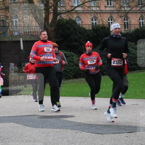 08.12.2024 - St. Pauli X-Mass-Run No. 14 Strokosch-Dieckow http://msf.ph/oto/7505986 08.12.2024 09:41:35 Laufen 123, 1243, 2758, 14040, 165, 2144, 129, 2302, 2362 meine-sportfotos.de