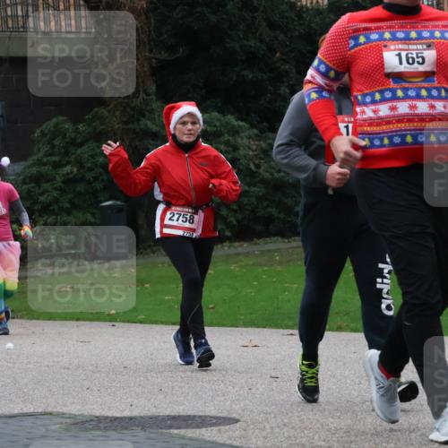 08.12.2024 - St. Pauli X-Mass-Run No. 14 Strokosch-Dieckow http://msf.ph/oto/7505997 08.12.2024 09:41:36 Laufen 1232, 1243, 1910, 2758, 2758, 1, 165 meine-sportfotos.de