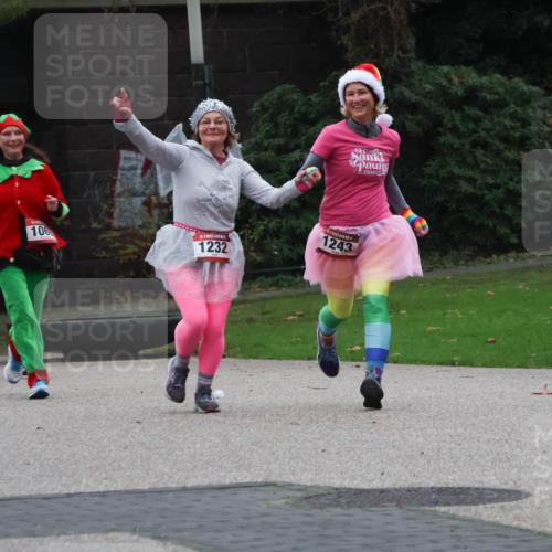 08.12.2024 - St. Pauli X-Mass-Run No. 14 Strokosch-Dieckow http://msf.ph/oto/7506012 08.12.2024 09:41:38 Laufen 2165, 891, 191, 106, 1232, 1243, 19100 meine-sportfotos.de