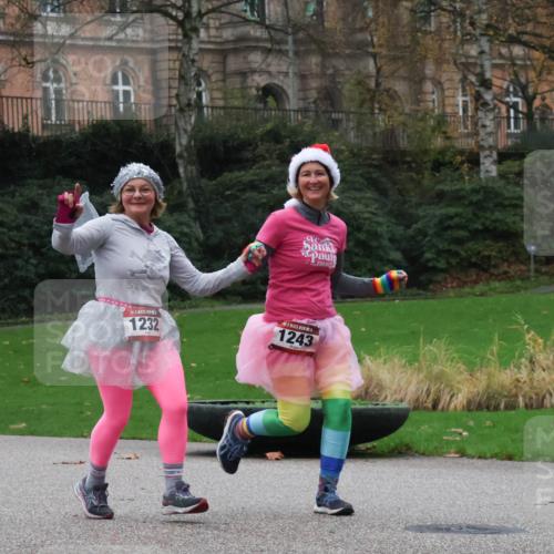 08.12.2024 - St. Pauli X-Mass-Run No. 14 Strokosch-Dieckow http://msf.ph/oto/7506031 08.12.2024 09:41:40 Laufen 19190, 1232, 1243 meine-sportfotos.de