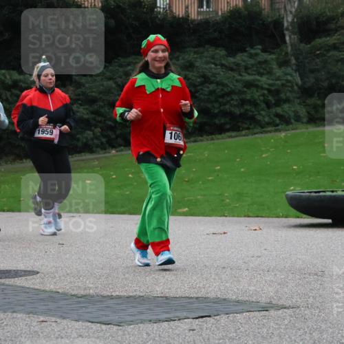 08.12.2024 - St. Pauli X-Mass-Run No. 14 Strokosch-Dieckow http://msf.ph/oto/7506042 08.12.2024 09:41:42 Laufen 891, 2165, 1959, 106 meine-sportfotos.de