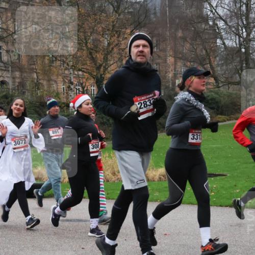 08.12.2024 - St. Pauli X-Mass-Run No. 14 Strokosch-Dieckow http://msf.ph/oto/7506068 08.12.2024 09:41:46 Laufen 3072, 3072, 891, 308, 2832, 3313 meine-sportfotos.de