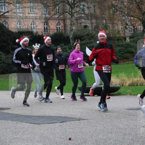 08.12.2024 - St. Pauli X-Mass-Run No. 14 Strokosch-Dieckow http://msf.ph/oto/7506129 08.12.2024 09:41:54 Laufen 1678, 620, 330, 2819, 2955, 2817, 2093, 2013 meine-sportfotos.de