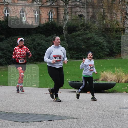 08.12.2024 - St. Pauli X-Mass-Run No. 14 Strokosch-Dieckow http://msf.ph/oto/7506150 08.12.2024 09:41:58 Laufen 838, 3058, 305 meine-sportfotos.de