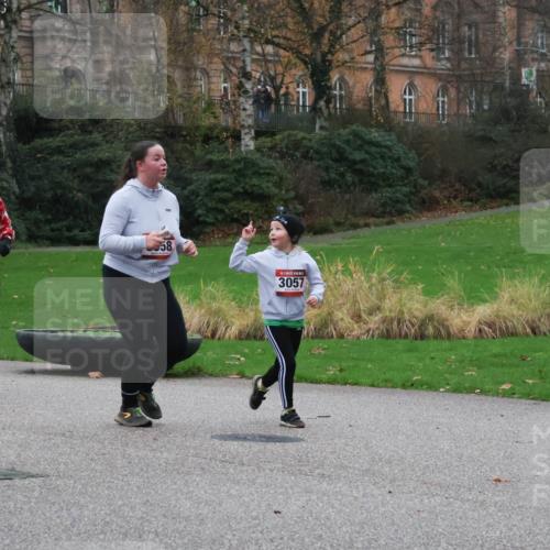 08.12.2024 - St. Pauli X-Mass-Run No. 14 Strokosch-Dieckow http://msf.ph/oto/7506157 08.12.2024 09:41:59 Laufen 838, 58, 3057 meine-sportfotos.de