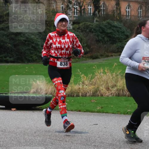 08.12.2024 - St. Pauli X-Mass-Run No. 14 Strokosch-Dieckow http://msf.ph/oto/7506164 08.12.2024 09:42:00 Laufen 838, 3058, 0900 meine-sportfotos.de