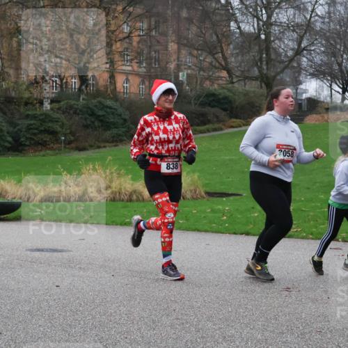 08.12.2024 - St. Pauli X-Mass-Run No. 14 Strokosch-Dieckow http://msf.ph/oto/7506170 08.12.2024 09:42:01 Laufen 838, 2058, 30 meine-sportfotos.de