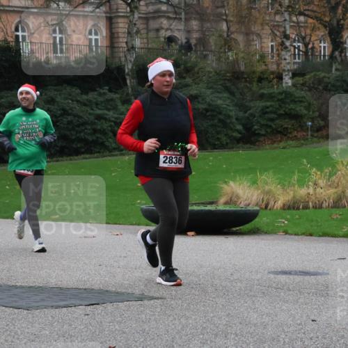 08.12.2024 - St. Pauli X-Mass-Run No. 14 Strokosch-Dieckow http://msf.ph/oto/7506204 08.12.2024 09:42:07 Laufen 815, 2836 meine-sportfotos.de