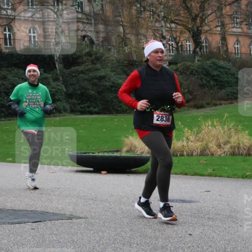 08.12.2024 - St. Pauli X-Mass-Run No. 14 Strokosch-Dieckow http://msf.ph/oto/7506208 08.12.2024 09:42:07 Laufen 815, 2836 meine-sportfotos.de