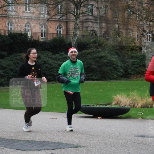 08.12.2024 - St. Pauli X-Mass-Run No. 14 Strokosch-Dieckow http://msf.ph/oto/7506210 08.12.2024 09:42:07 Laufen 815, 2836 meine-sportfotos.de