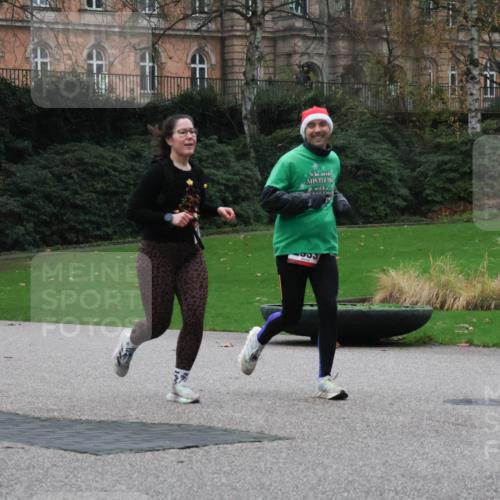 08.12.2024 - St. Pauli X-Mass-Run No. 14 Strokosch-Dieckow http://msf.ph/oto/7506213 08.12.2024 09:42:08 Laufen 3501 meine-sportfotos.de