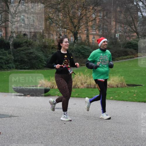 08.12.2024 - St. Pauli X-Mass-Run No. 14 Strokosch-Dieckow http://msf.ph/oto/7506222 08.12.2024 09:42:09 Laufen 815 meine-sportfotos.de