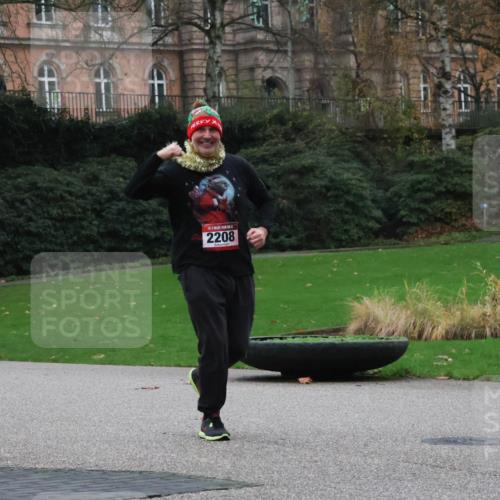 08.12.2024 - St. Pauli X-Mass-Run No. 14 Strokosch-Dieckow http://msf.ph/oto/7506235 08.12.2024 09:42:18 Laufen 2208 meine-sportfotos.de