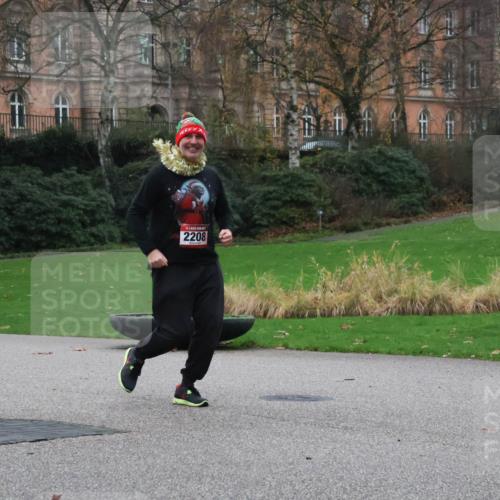08.12.2024 - St. Pauli X-Mass-Run No. 14 Strokosch-Dieckow http://msf.ph/oto/7506238 08.12.2024 09:42:18 Laufen 2208 meine-sportfotos.de