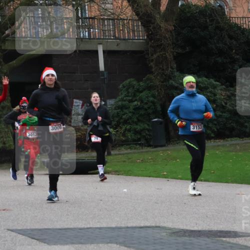 08.12.2024 - St. Pauli X-Mass-Run No. 14 Strokosch-Dieckow http://msf.ph/oto/7506247 08.12.2024 09:42:20 Laufen 2968, 3010, 3012, 3006, 78, 3153 meine-sportfotos.de