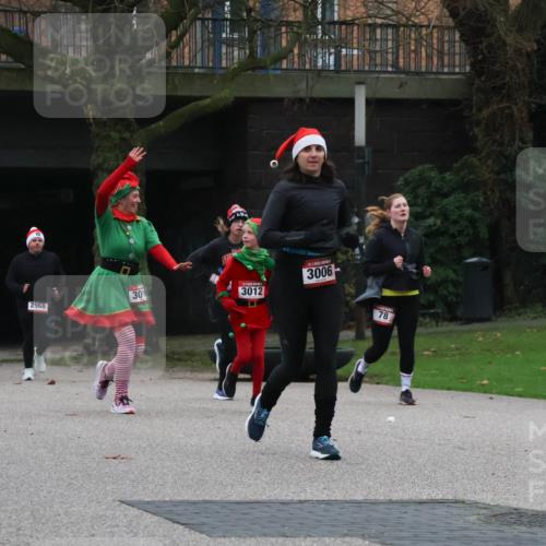 08.12.2024 - St. Pauli X-Mass-Run No. 14 Strokosch-Dieckow http://msf.ph/oto/7506252 08.12.2024 09:42:20 Laufen 2969, 65, 301, 3012, 2968, 3006, 78, 3153 meine-sportfotos.de