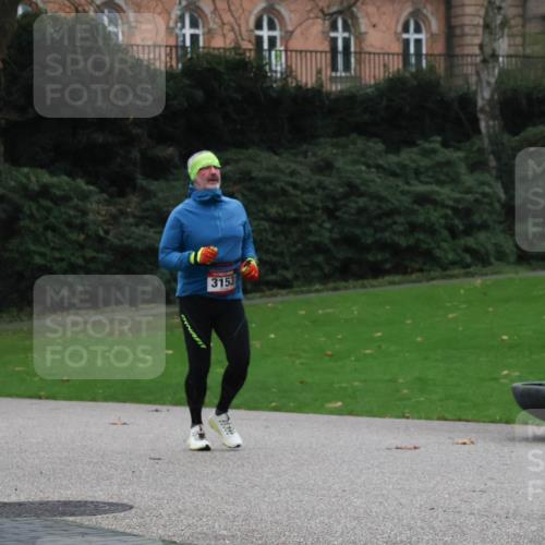 08.12.2024 - St. Pauli X-Mass-Run No. 14 Strokosch-Dieckow http://msf.ph/oto/7506256 08.12.2024 09:42:21 Laufen 3006, 78, 3153 meine-sportfotos.de