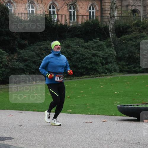 08.12.2024 - St. Pauli X-Mass-Run No. 14 Strokosch-Dieckow http://msf.ph/oto/7506258 08.12.2024 09:42:21 Laufen 3006, 3153 meine-sportfotos.de