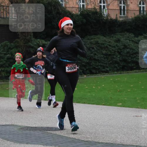 08.12.2024 - St. Pauli X-Mass-Run No. 14 Strokosch-Dieckow http://msf.ph/oto/7506262 08.12.2024 09:42:22 Laufen 301, 3012, 78, 3006, 3153, 7000 meine-sportfotos.de