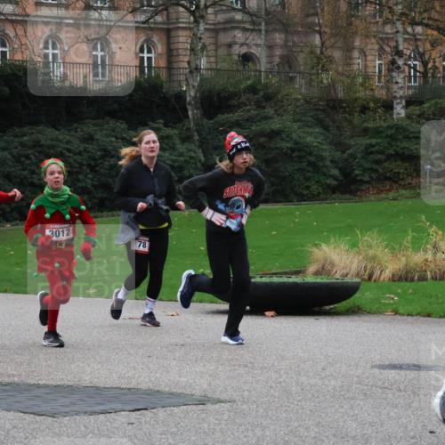 08.12.2024 - St. Pauli X-Mass-Run No. 14 Strokosch-Dieckow http://msf.ph/oto/7506279 08.12.2024 09:42:24 Laufen 301, 3012, 78 meine-sportfotos.de