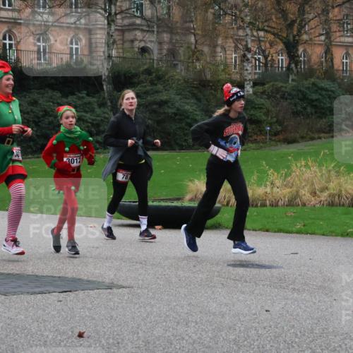 08.12.2024 - St. Pauli X-Mass-Run No. 14 Strokosch-Dieckow http://msf.ph/oto/7506283 08.12.2024 09:42:25 Laufen 301, 3012, 78 meine-sportfotos.de