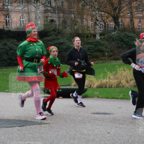08.12.2024 - St. Pauli X-Mass-Run No. 14 Strokosch-Dieckow http://msf.ph/oto/7506290 08.12.2024 09:42:25 Laufen 301, 78 meine-sportfotos.de