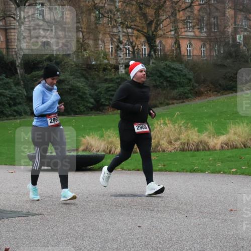 08.12.2024 - St. Pauli X-Mass-Run No. 14 Strokosch-Dieckow http://msf.ph/oto/7506323 08.12.2024 09:42:29 Laufen 296, 2968 meine-sportfotos.de