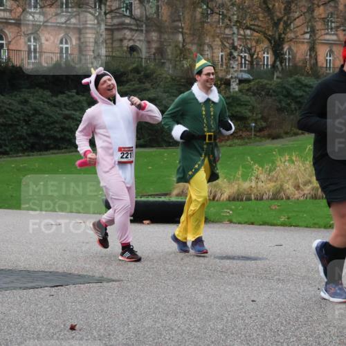 08.12.2024 - St. Pauli X-Mass-Run No. 14 Strokosch-Dieckow http://msf.ph/oto/7506367 08.12.2024 09:42:34 Laufen 2211, 719 meine-sportfotos.de