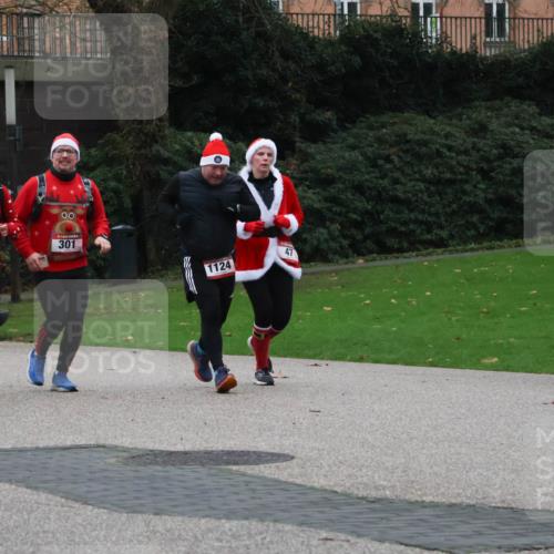 08.12.2024 - St. Pauli X-Mass-Run No. 14 Strokosch-Dieckow http://msf.ph/oto/7506376 08.12.2024 09:42:37 Laufen 00, 301, 1124, 47 meine-sportfotos.de
