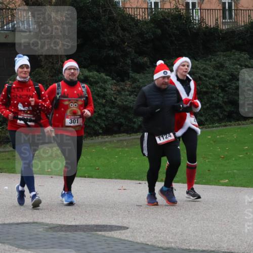 08.12.2024 - St. Pauli X-Mass-Run No. 14 Strokosch-Dieckow http://msf.ph/oto/7506383 08.12.2024 09:42:37 Laufen 00, 301, 1124 meine-sportfotos.de