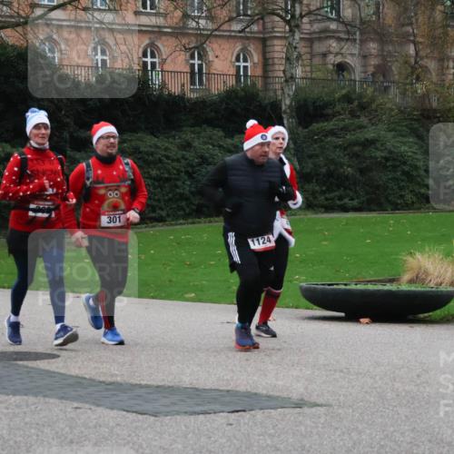 08.12.2024 - St. Pauli X-Mass-Run No. 14 Strokosch-Dieckow http://msf.ph/oto/7506393 08.12.2024 09:42:38 Laufen 00, 301, 1124 meine-sportfotos.de