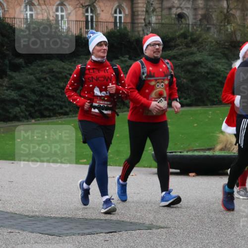 08.12.2024 - St. Pauli X-Mass-Run No. 14 Strokosch-Dieckow http://msf.ph/oto/7506398 08.12.2024 09:42:40 Laufen 00, 1124 meine-sportfotos.de