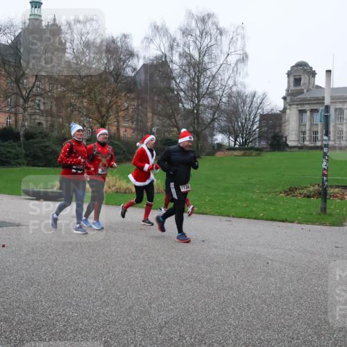 08.12.2024 - St. Pauli X-Mass-Run No. 14 Strokosch-Dieckow http://msf.ph/oto/7506409 08.12.2024 09:42:41 Laufen 1958, 301, 1124 meine-sportfotos.de