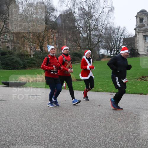08.12.2024 - St. Pauli X-Mass-Run No. 14 Strokosch-Dieckow http://msf.ph/oto/7506411 08.12.2024 09:42:41 Laufen 1958, 00 meine-sportfotos.de