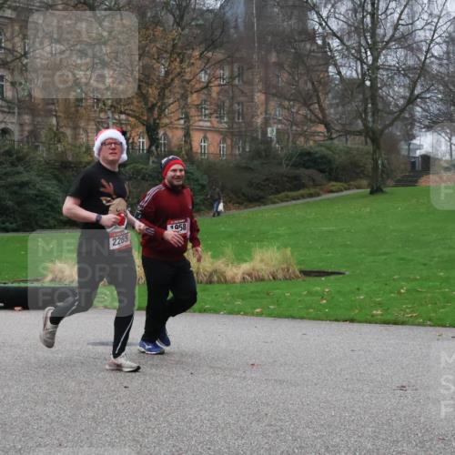 08.12.2024 - St. Pauli X-Mass-Run No. 14 Strokosch-Dieckow http://msf.ph/oto/7506427 08.12.2024 09:42:43 Laufen 1958, 2265 meine-sportfotos.de
