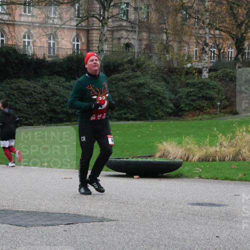 08.12.2024 - St. Pauli X-Mass-Run No. 14 Strokosch-Dieckow http://msf.ph/oto/7506436 08.12.2024 09:42:44 Laufen  meine-sportfotos.de