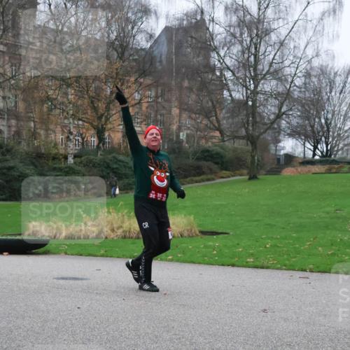 08.12.2024 - St. Pauli X-Mass-Run No. 14 Strokosch-Dieckow http://msf.ph/oto/7506450 08.12.2024 09:42:46 Laufen  meine-sportfotos.de