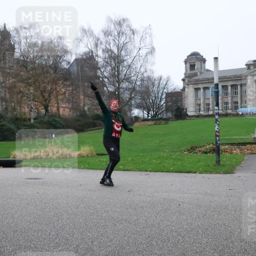 08.12.2024 - St. Pauli X-Mass-Run No. 14 Strokosch-Dieckow http://msf.ph/oto/7506455 08.12.2024 09:42:46 Laufen 19655, 1955 meine-sportfotos.de