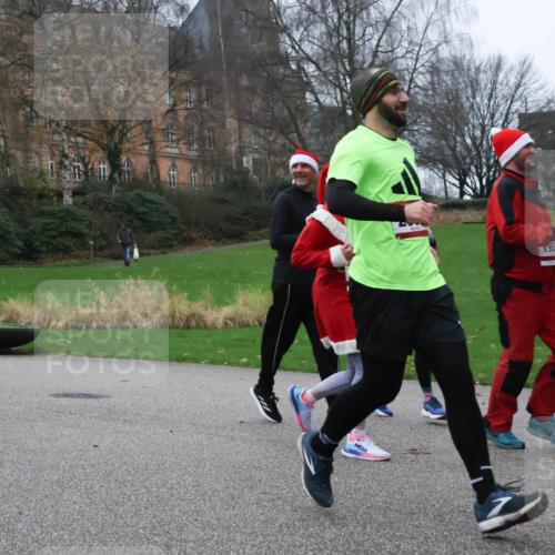 08.12.2024 - St. Pauli X-Mass-Run No. 14 Strokosch-Dieckow http://msf.ph/oto/7506496 08.12.2024 09:42:51 Laufen 3179, 318 meine-sportfotos.de