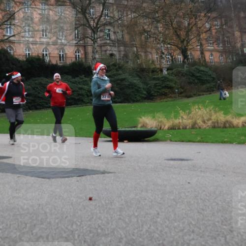 08.12.2024 - St. Pauli X-Mass-Run No. 14 Strokosch-Dieckow http://msf.ph/oto/7506525 08.12.2024 09:42:55 Laufen 2663, 2210 meine-sportfotos.de