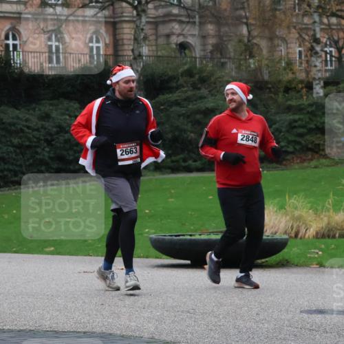 08.12.2024 - St. Pauli X-Mass-Run No. 14 Strokosch-Dieckow http://msf.ph/oto/7506536 08.12.2024 09:42:56 Laufen 2663, 2663, 2848 meine-sportfotos.de