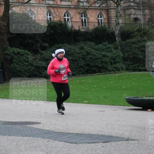 08.12.2024 - St. Pauli X-Mass-Run No. 14 Strokosch-Dieckow http://msf.ph/oto/7506555 08.12.2024 09:43:00 Laufen 2503, 2894 meine-sportfotos.de
