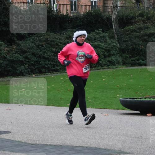 08.12.2024 - St. Pauli X-Mass-Run No. 14 Strokosch-Dieckow http://msf.ph/oto/7506559 08.12.2024 09:43:01 Laufen 2894 meine-sportfotos.de
