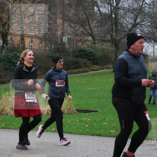 08.12.2024 - St. Pauli X-Mass-Run No. 14 Strokosch-Dieckow http://msf.ph/oto/7506590 08.12.2024 09:43:09 Laufen 286, 2866 meine-sportfotos.de